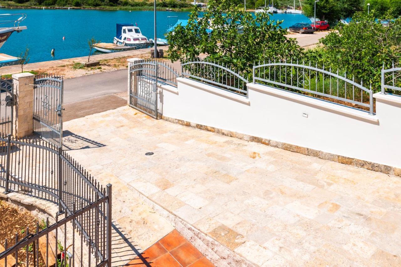 Apartment Bilice Beach ภายนอก รูปภาพ