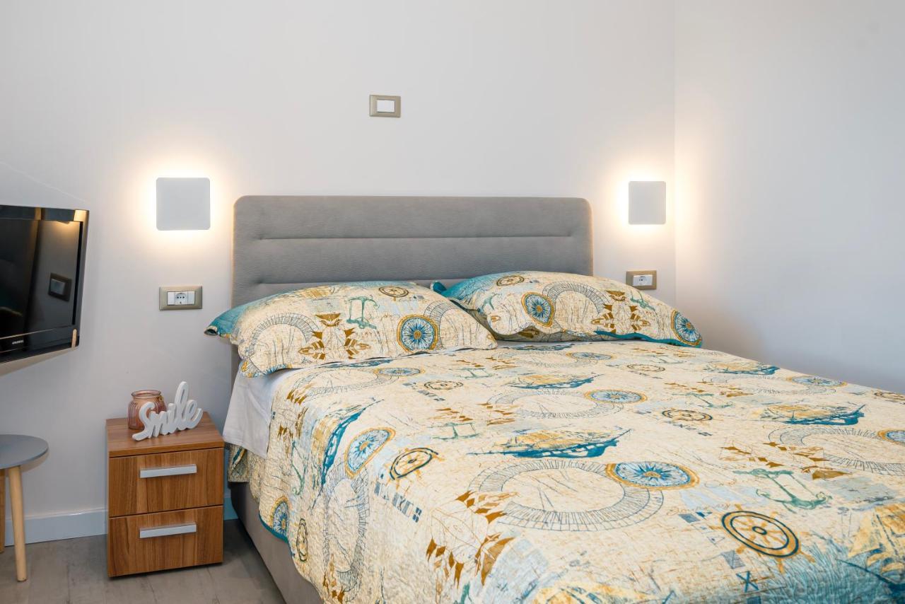 Apartment Bilice Beach ภายนอก รูปภาพ